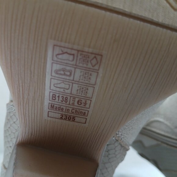 Blowfish Malibu Boots NEW 6.5 women's - Picture 10 of 10